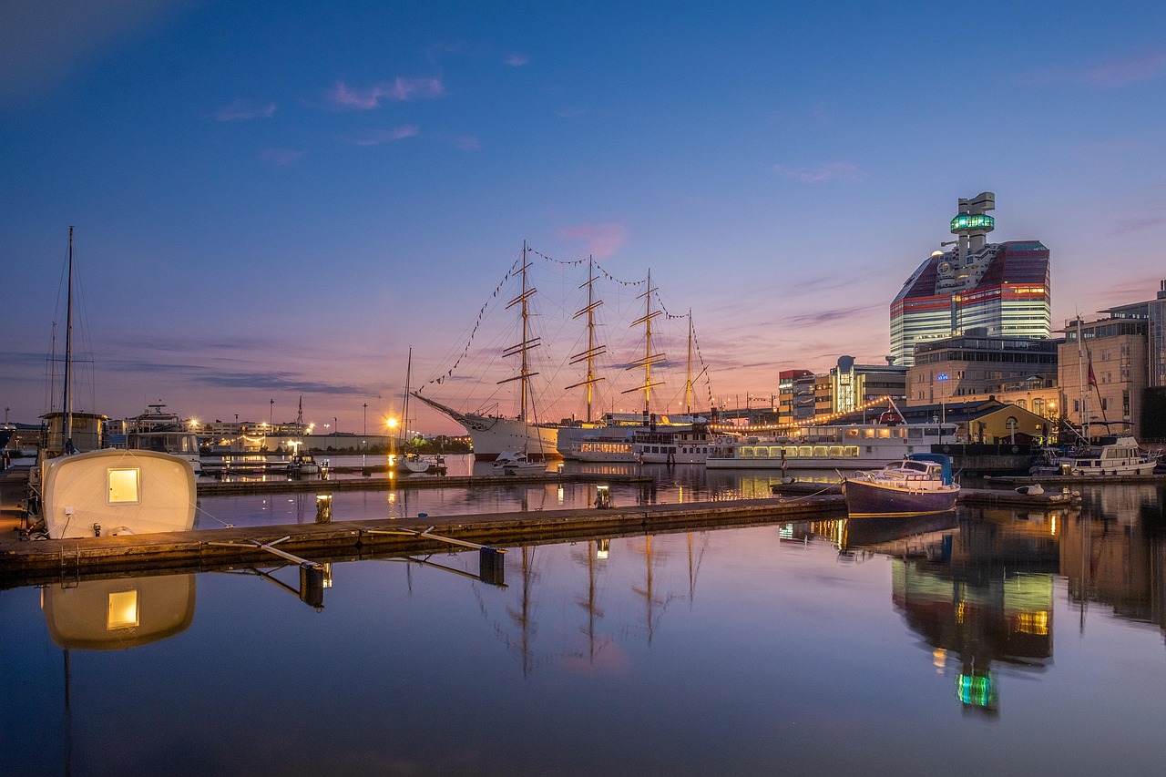 services-03 little boom, gothenburg, sea, port, water, solar, sweden, boat, ships, sailboat, nature, houseboat, lifestyle