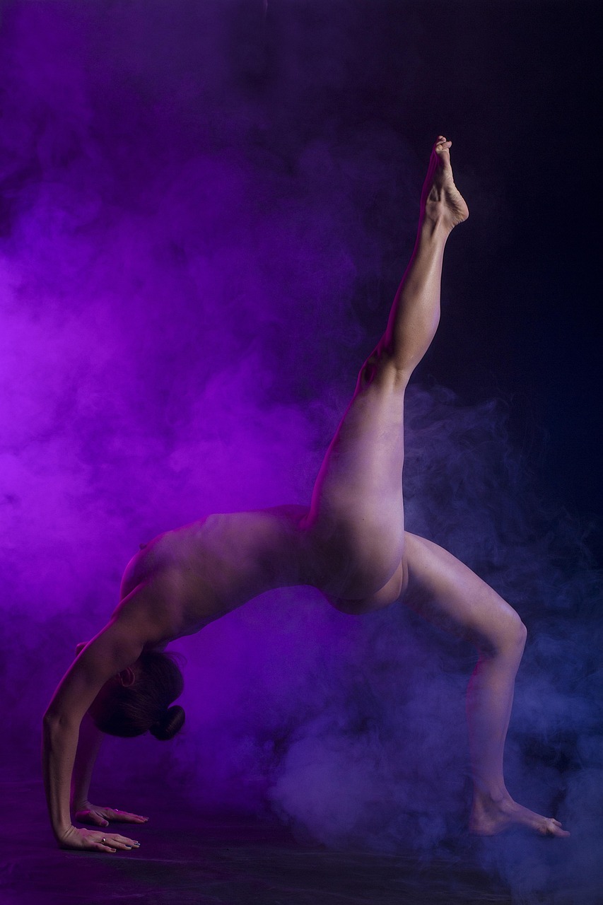 services-02 people, woman, yoga, adult, girl, art, young, beauty, portrait, model, artistic, fitness, sports, flexibility, flexible, lilac fitness, lilac yoga, lilac art, lilac beauty, lilac model, lilac portrait, lilac workout, lilac sports